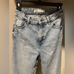ZARA HIGH RISE MOM JEANS